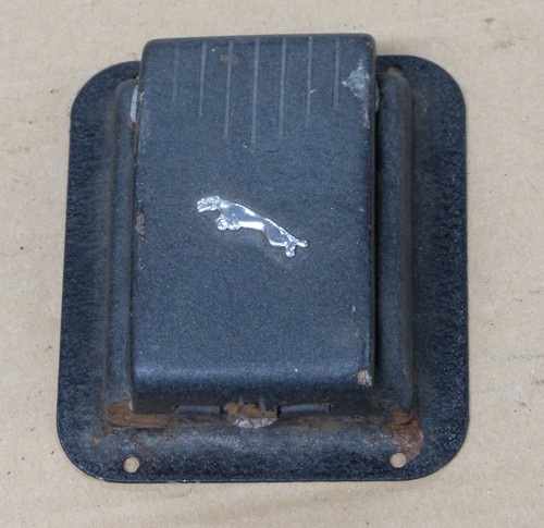 Jaguar type v12 ashtray - s3,