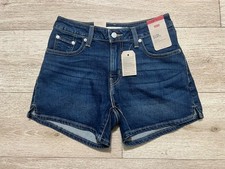 🔥Women’s A-line Levi’s Jean shorts size 26 Dark Wash🔥