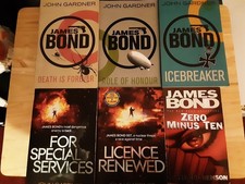 James Bond 007 Paperback Book