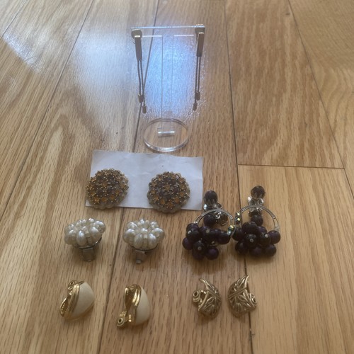 Vintage clip earrings - clip-on,