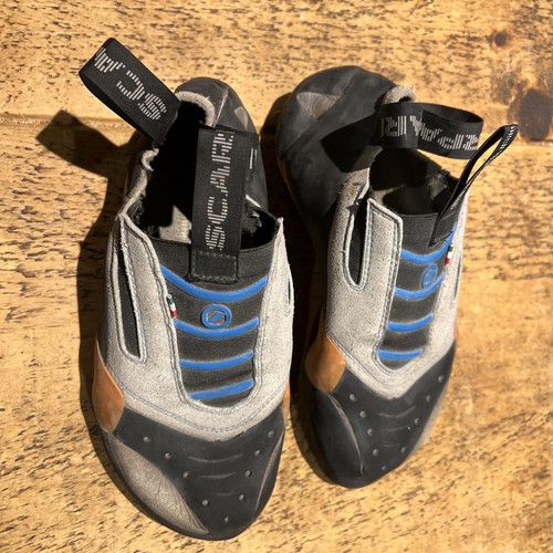 Rock shoes - rock,