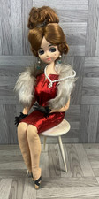 Kitsch Sitting Pose Doll -