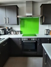 Glass kitchen splashback bright green 90 x 75 cm VGC