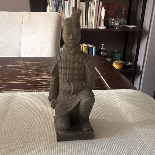 Small replica figurine a - figurine,