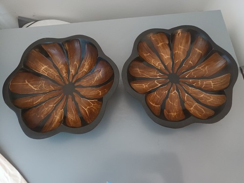 Wooden bowls hand carved - x2,