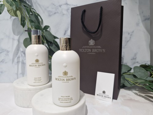 Molton brown gift - molton, milk