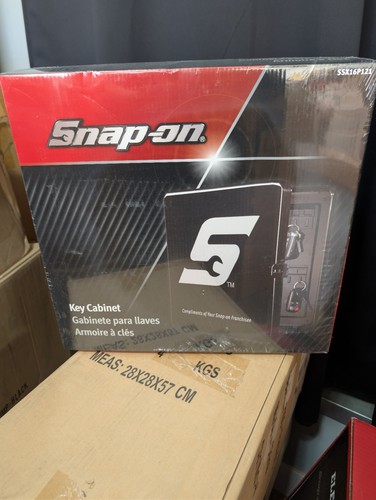 Snap locking key cabinet - on,