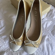 UNISA HAITI SAND AND OFF WHITE BALLET FLATS SHOES SIZE  7  40