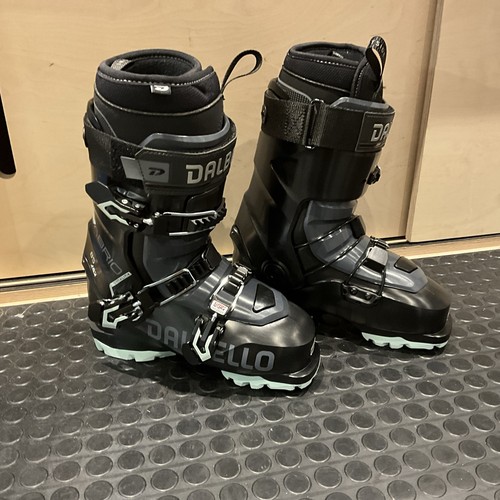 New box ladies ski boots - new,