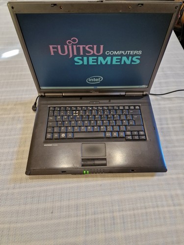 Fujitsu siemens esprimo v5535 - fujitsu,