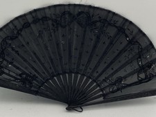 PRETTY ANTIQUE SILK LEAF FOLDING HAND FAN (313)