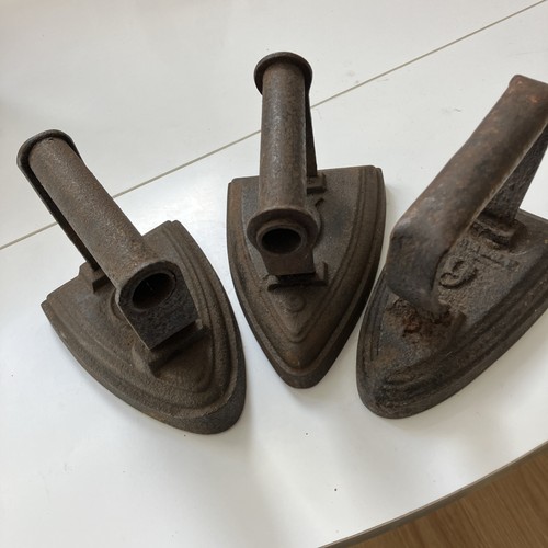 Vintage cast iron - x, flat