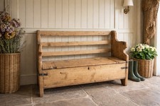 Rustic Farmhouse Pine Settle