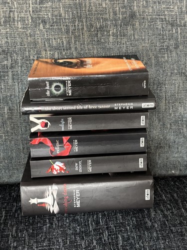Twilight saga books bundle - twilight, by