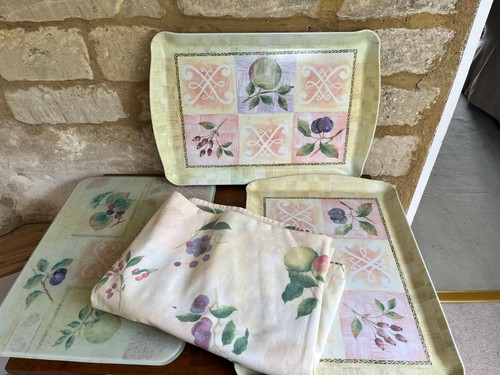Wild fruits 2 x - , trays