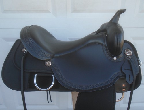 New circle high horse - 17",