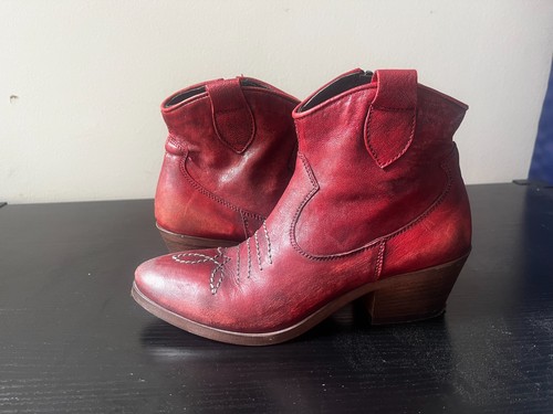 Extremely rare red leather