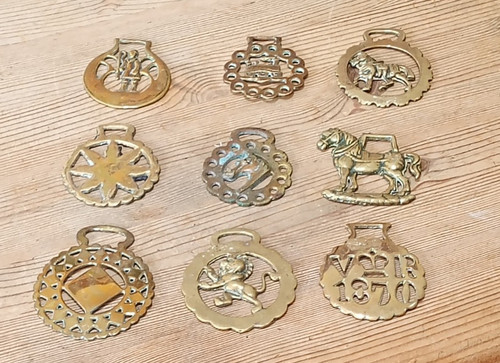 Horse brasses various - 9,