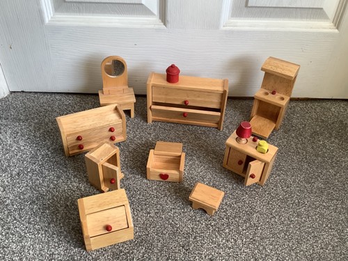 Bundle wooden dolls - bundle, house