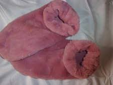 LADIES ULTRA SOFT FUR PINK SLIPPER BOOTS SEE DESCRIPTION FOR SIZE (NWOT)
