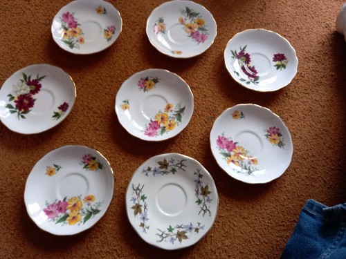 Selection vintage saucers - of,