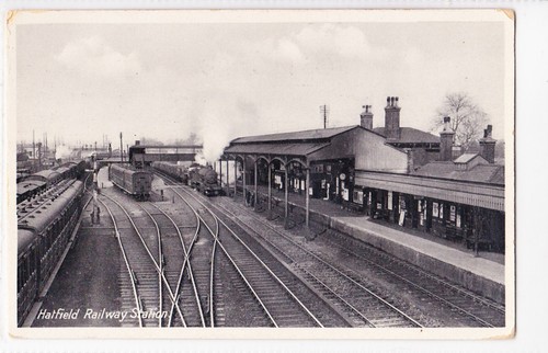 Hatfield railway station - railway,