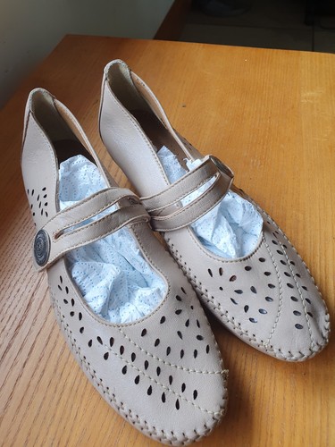 Pavers shoes - pavers,