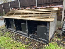  triple dog kennel tiled Roof Secure and well made