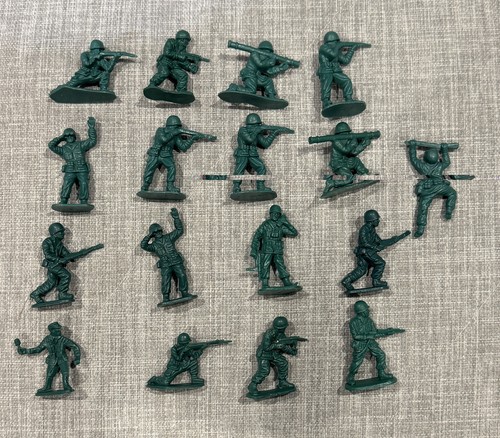 Lot vintage plastic army - x,