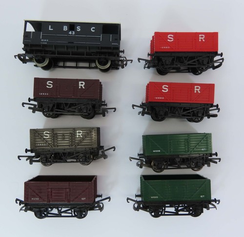 Gauge hornby wagons - oo, 8x