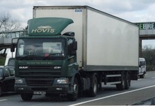 COL PHOTO: HOVIS DAF CF ARTIC BOX VAN TRAILER - Y674 HKE