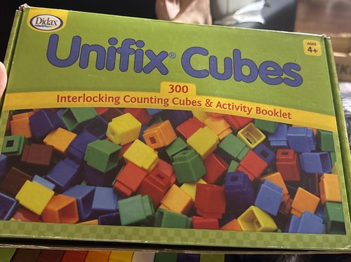 Unifix 300 cubes - cubes, set