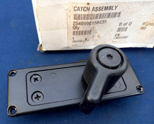 Military Land Rover 90/110 & Wolf - Sliding Glass Window Lock - RRC4878 - NOS