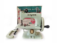 Vintage Rare GREEN Singer  Sewhandy Model 20 Childs Sewing Machine Inc. Clamp