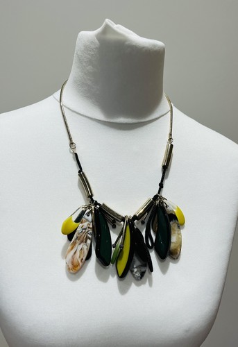 Costume jewellery with - ,