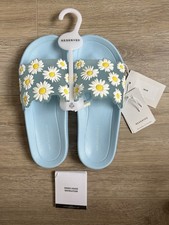 Slides Girls with Upper