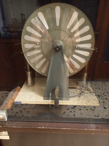 Wimshurst machine - wimshurst,