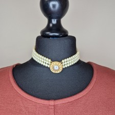 Faux Pearl Choker Necklace