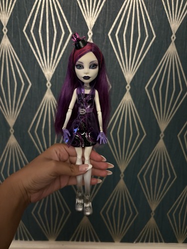 Monster high ghouls - high, out