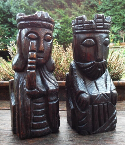 Large carved wooden king - large,