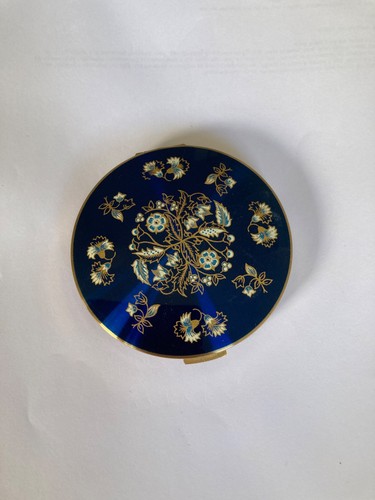 Stratton powder compact - powder,
