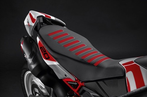 Ducati racing seat - racing,