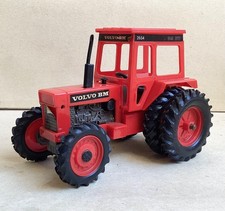 BRITAINS, 1:32 scale - VOLVO BM 2654 DUAL REAR WHEEL TRACTOR