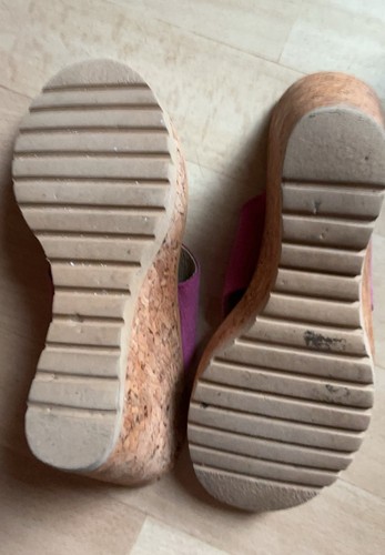 Russell and bromley used women - russell,