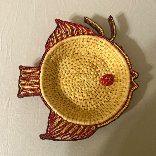 Vtg fish basket raffia wicker - basket,