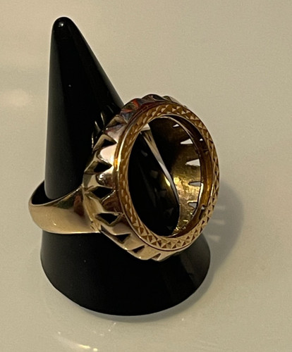 9ct gold half sovereign mount - 9ct,