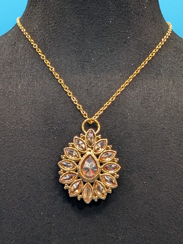 Champagne crystal pendant