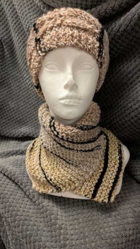 Handknitted chunky snood - handknitted,,