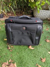 Black swiss gear rolling case - black,