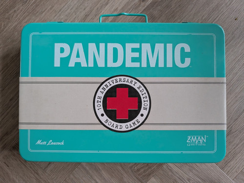 Pandemic board game deluxe - board,